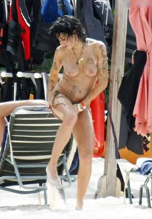 Amy Winehouse OnlyFans Leaked Free Thumbnail Picture - #BKewxkqad6