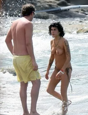 Amy Winehouse OnlyFans Leaked Free Thumbnail Picture - #GWNMevQQC0