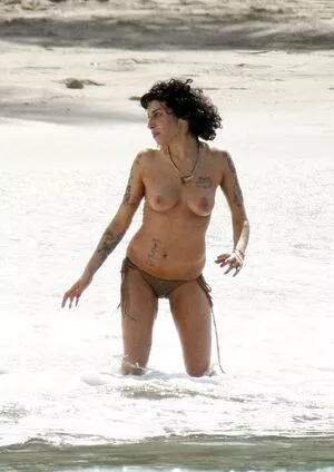Amy Winehouse OnlyFans Leaked Free Thumbnail Picture - #efS8s56GTC