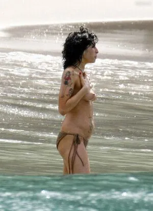 Amy Winehouse OnlyFans Leaked Free Thumbnail Picture - #lFyjov7wnl