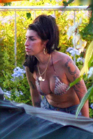 Amy Winehouse OnlyFans Leaked Free Thumbnail Picture - #w5tWslOj3c