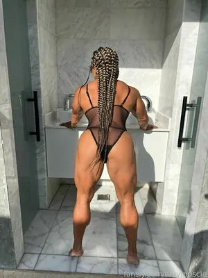 Amymuscle OnlyFans Leaked Free Thumbnail Picture - #5Bajht4OqK