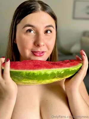 Amyross OnlyFans Leaked Free Thumbnail Picture - #9znwODEnY2