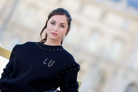 Ana De Armas OnlyFans Leaked Free Thumbnail Picture - #Q16aaAVRDL
