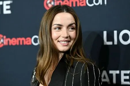 Ana De Armas OnlyFans Leaked Free Thumbnail Picture - #okfl2BI8n3