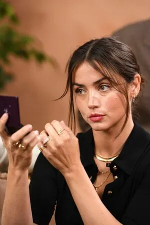 Ana De Armas OnlyFans Leaked Free Thumbnail Picture - #OyCotFEHDS