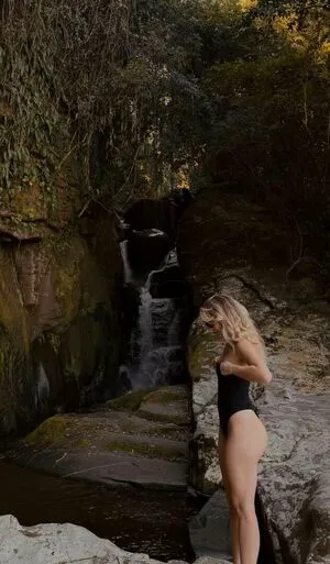 Ana Julia OnlyFans Leaked Free Thumbnail Picture - #WQaizdKR14