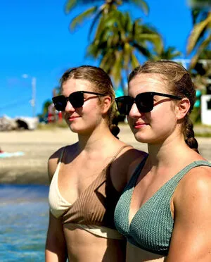 Anabel Und Maria Glocker OnlyFans Leaked Free Thumbnail Picture - #5NR8M0NiE6