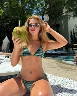 Anais Gallagher OnlyFans Leaked Free Thumbnail Picture - #2AQHcKHddo