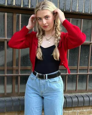Anais Gallagher OnlyFans Leaked Free Thumbnail Picture - #g80TX2i5aC