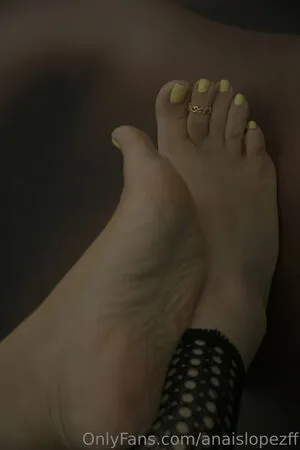 Anaislopezff OnlyFans Leaked Free Thumbnail Picture - #ror1P7xlOe