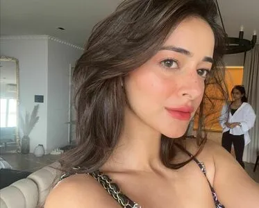 Ananya Pandey OnlyFans Leaked Free Thumbnail Picture - #QLriluihNI
