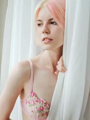 Anastasia Ditmar OnlyFans Leaked Free Thumbnail Picture - #0sBluxREQ5