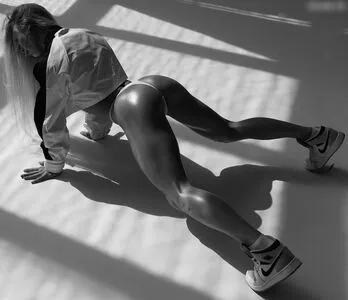 Anastasia Zolotaya OnlyFans Leaked Free Thumbnail Picture - #8eHexEd2Y2