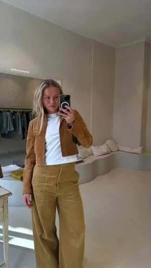 Andrea Rooth OnlyFans Leaked Free Thumbnail Picture - #anJAWIKebA