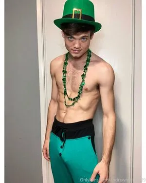 Andrewrobins229 OnlyFans Leaked Free Thumbnail Picture - #iq6nn5CVY4
