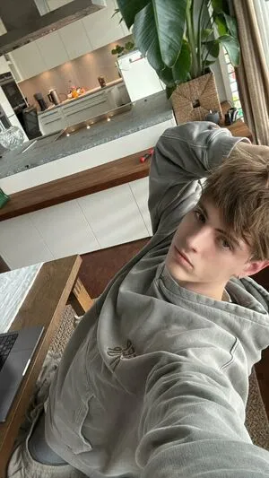 Anepicboy OnlyFans Leaked Free Thumbnail Picture - #dNwwreaKAI