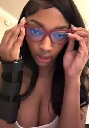 Angel Reese OnlyFans Leaked Free Thumbnail Picture - #638ceCxgMs