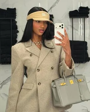 Angel Reese OnlyFans Leaked Free Thumbnail Picture - #AORledsKdt