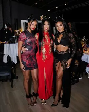 Angela Simmons OnlyFans Leaked Free Thumbnail Picture - #8xL1K8Wxp1