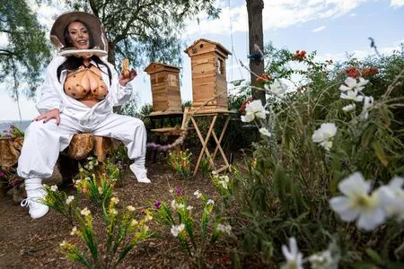 Angela White OnlyFans Leaked Free Thumbnail Picture - #4th1B0Y08L