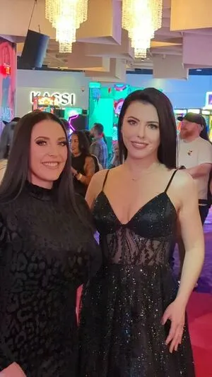 Angela White OnlyFans Leaked Free Thumbnail Picture - #Km1fH55woY