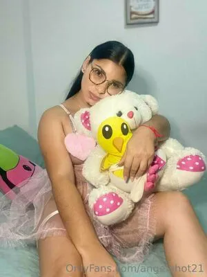 Angelahot21 OnlyFans Leaked Free Thumbnail Picture - #0Z4M4UnDuF
