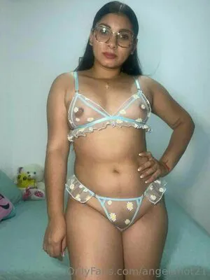 Angelahot21 OnlyFans Leaked Free Thumbnail Picture - #C9jIKkteug
