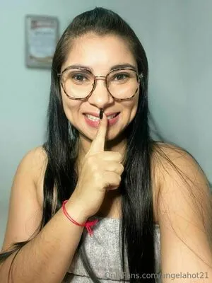 Angelahot21 OnlyFans Leaked Free Thumbnail Picture - #LSP4bvF7Gm