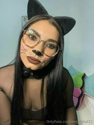Angelahot21 OnlyFans Leaked Free Thumbnail Picture - #YHTBCAEDZV