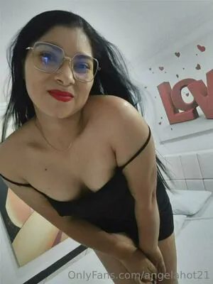 Angelahot21 OnlyFans Leaked Free Thumbnail Picture - #nVfWdLeemv