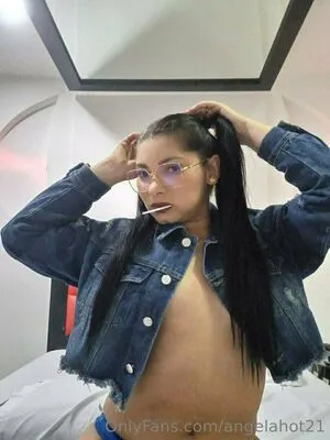 Angelahot21 OnlyFans Leaked Free Thumbnail Picture - #q7RB3trGxN