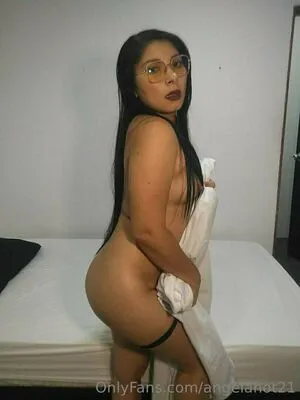 Angelahot21 OnlyFans Leaked Free Thumbnail Picture - #rsAcAE1bIE
