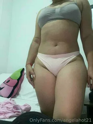 Angelahot21 OnlyFans Leaked Free Thumbnail Picture - #t90DuW39hp