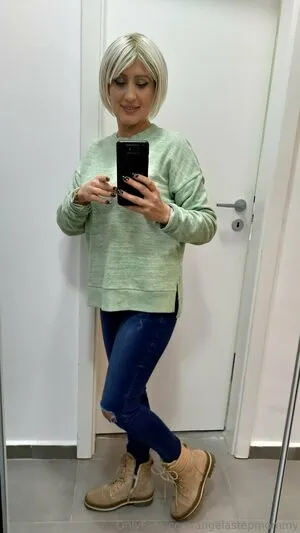 Angelastepmommy OnlyFans Leaked Free Thumbnail Picture - #hSVdfhqucv