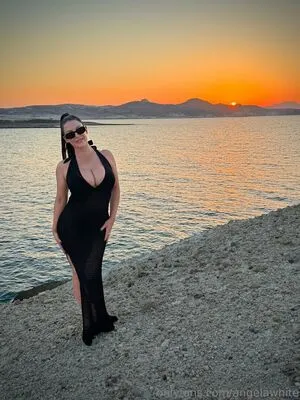 Angelawhite OnlyFans Leaked Free Thumbnail Picture - #yXXxajWVt5