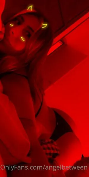 Angelbetween OnlyFans Leaked Free Thumbnail Picture - #8W1z01jVw9