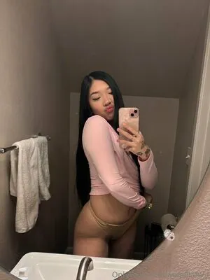 Angeliahvu OnlyFans Leaked Free Thumbnail Picture - #0iFtm5X981