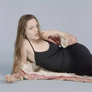 Angelina Jolie OnlyFans Leaked Free Thumbnail Picture - #Bnih8dr75w