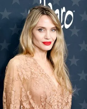Angelina Jolie OnlyFans Leaked Free Thumbnail Picture - #CXELejntCA