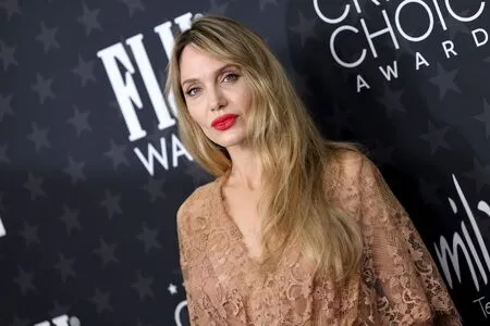 Angelina Jolie OnlyFans Leaked Free Thumbnail Picture - #DCPcAxdDQT