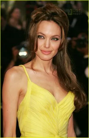 Angelina Jolie OnlyFans Leaked Free Thumbnail Picture - #GqtUmAhlFu