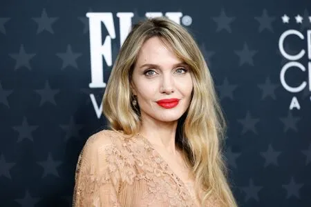Angelina Jolie OnlyFans Leaked Free Thumbnail Picture - #PFBfVmz1v4
