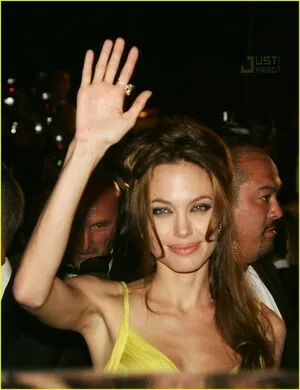 Angelina Jolie OnlyFans Leaked Free Thumbnail Picture - #WehKbYSqV1