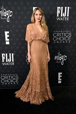 Angelina Jolie OnlyFans Leaked Free Thumbnail Picture - #fOYtI3wriA