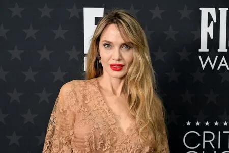 Angelina Jolie OnlyFans Leaked Free Thumbnail Picture - #icg3G0f7aj