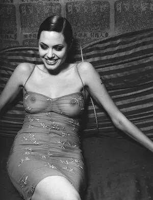 Angelina Jolie OnlyFans Leaked Free Thumbnail Picture - #lUMdakzmla