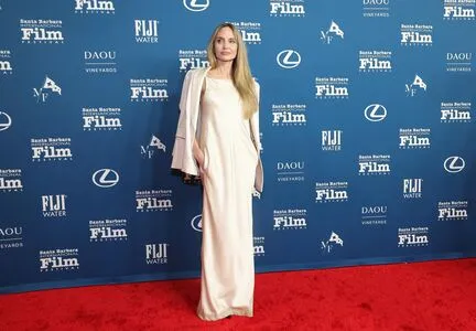 Angelina Jolie OnlyFans Leaked Free Thumbnail Picture - #mPgJqg8Ksb