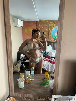 Angellunabella OnlyFans Leaked Free Thumbnail Picture - #wIvLLXiEBh