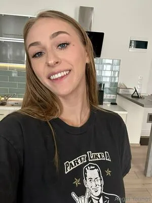 Angelyoungsxxx OnlyFans Leaked Free Thumbnail Picture - #iyh8Ns0aMg